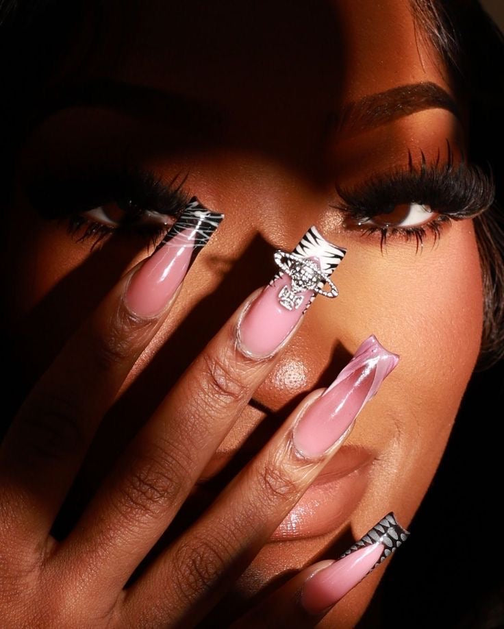 Accessories Lashes and nails 